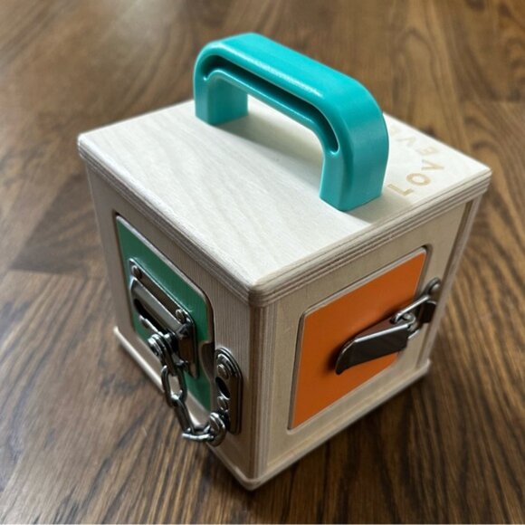 Lovevery The Lockbox - Picture 2 of 8